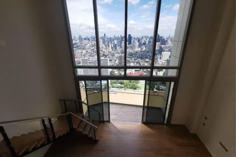 Condominio de 5 dormitorios en Khlong San, Bangkok, Tailandia № 123671 - foto 17
