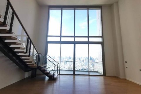 Condominio de 5 dormitorios en Khlong San, Bangkok, Tailandia № 123671 - foto 2