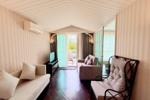 Condominio de 1 dormitorio en Sattahip, Tailandia № 120606 - foto 1