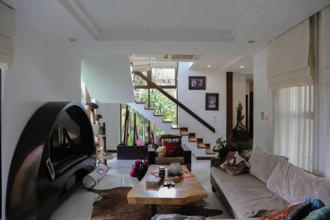 Chalet de 3 dormitorios en Pattaya, Tailandia № 116006 - foto 2