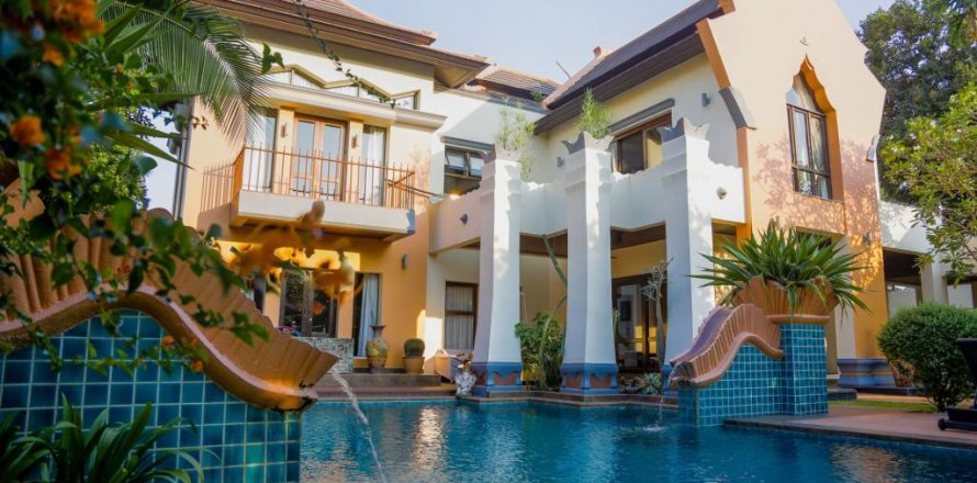 Chalet de 3 dormitorios en Pattaya, Tailandia № 116006