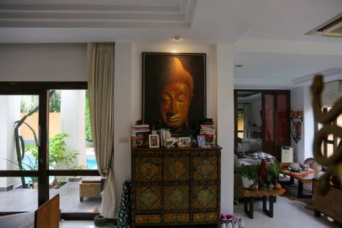 Chalet de 3 dormitorios en Pattaya, Tailandia № 116006 - foto 6