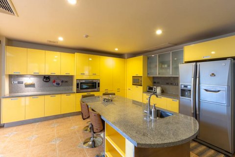 Chalet de 5 dormitorios en Phuket, Tailandia № 116008 - foto 8