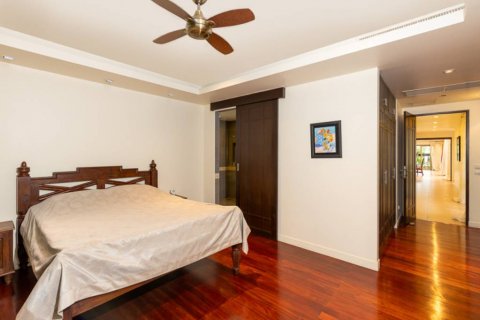 Chalet de 5 dormitorios en Phuket, Tailandia № 116008 - foto 10