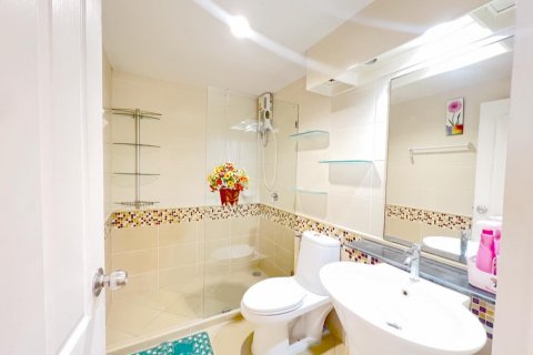 Condominio de 2 dormitorios en Bangkok, Tailandia № 142998 - foto 12