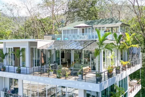 Condo in Kamala, Thailand, 3 bedrooms № 130948 - photo 2