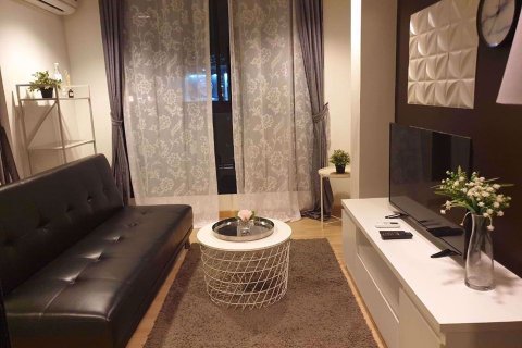 Condominio de 2 dormitorios en Huai Khwang, Bangkok, Tailandia № 77074