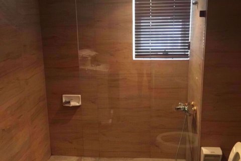 Condominio de 2 dormitorios en Watthana, Bangkok, Tailandia № 77070 - foto 8