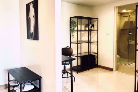 Condo à Watthana, Bangkok, Thaïlande, 1 chambre  № 77073 - photo 5