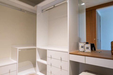Condominio de 2 dormitorios en Yan Nawa, Bangkok, Tailandia № 143653 - foto 3