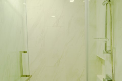 Condominio de 2 dormitorios en Bangkok, Tailandia № 143540 - foto 14