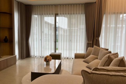 Casa de 4 dormitorios en Pattaya, Tailandia № 124402 - foto 5