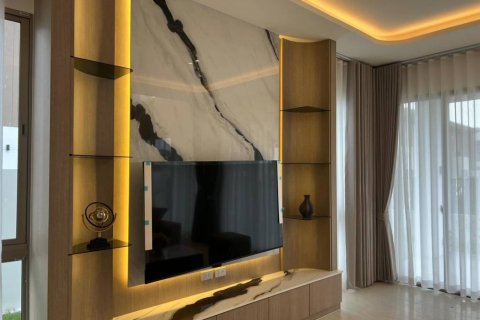 Casa de 4 dormitorios en Pattaya, Tailandia № 124402 - foto 4