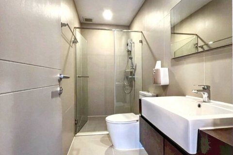 Adosado de 3 dormitorios en Bangkok, Tailandia № 124403 - foto 6