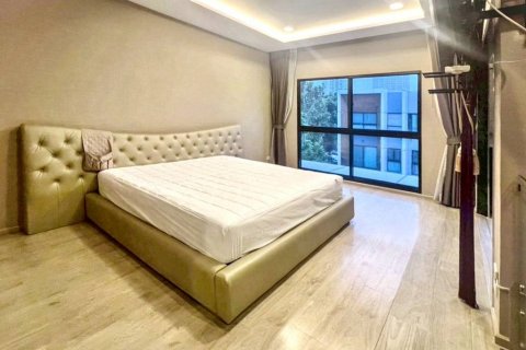 Adosado de 3 dormitorios en Bangkok, Tailandia № 124403 - foto 9