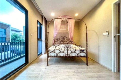 Adosado de 3 dormitorios en Bangkok, Tailandia № 124403 - foto 7