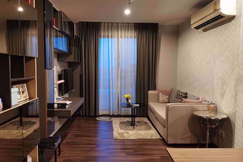 Condominio de 2 dormitorios en Samut Prakan, Tailandia № 77103
