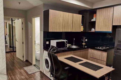 Condominio de 2 dormitorios en Samut Prakan, Tailandia № 77103 - foto 3