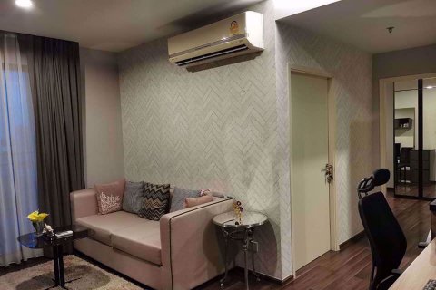 Condominio de 2 dormitorios en Samut Prakan, Tailandia № 77103 - foto 2