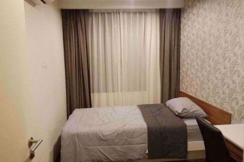 Condominio de 2 dormitorios en Samut Prakan, Tailandia № 77103 - foto 7