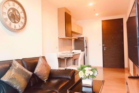 Condo in Khlong Toei, Bangkok, Thailand, 1 bedroom  № 77100