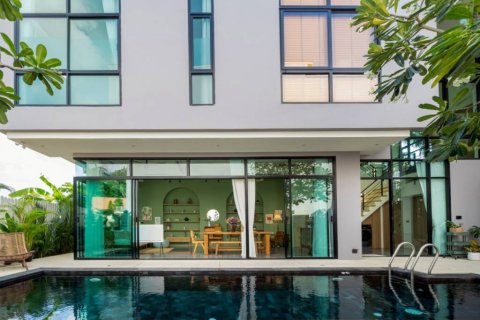 Villa in Phuket, Thailand 4 Schlafzimmer № 132492