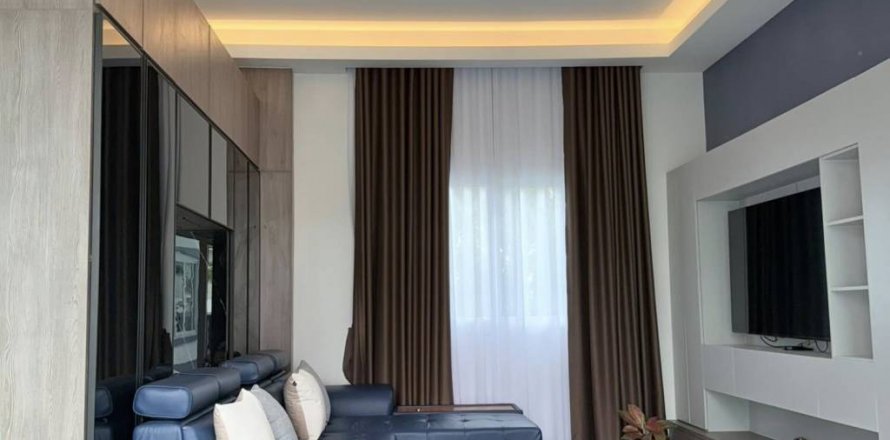 Chalet de 4 dormitorios en Pattaya, Tailandia № 132490