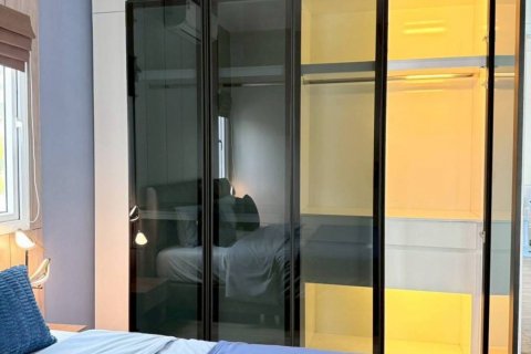 Chalet de 4 dormitorios en Pattaya, Tailandia № 132490 - foto 4