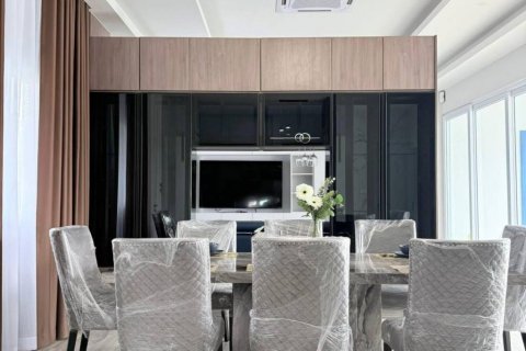 Chalet de 4 dormitorios en Pattaya, Tailandia № 132490 - foto 10