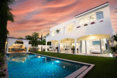 Villa in Phuket, Thailand 4 Schlafzimmer № 119783 - Foto 2