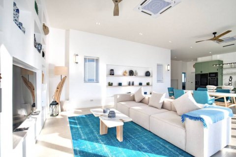 Villa in Phuket, Thailand 4 Schlafzimmer № 119783 - Foto 3