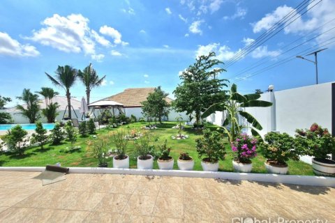 House in Pattaya, Thailand 3 bedrooms № 124195 - photo 7
