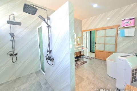 House in Pattaya, Thailand 3 bedrooms № 124195 - photo 22