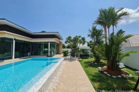House in Pattaya, Thailand 3 bedrooms № 124195 - photo 4