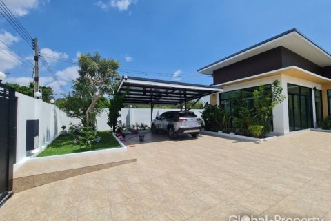 House in Pattaya, Thailand 3 bedrooms № 124195 - photo 5