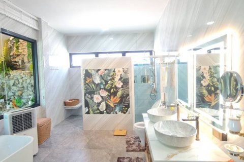 House in Pattaya, Thailand 3 bedrooms № 124195 - photo 21