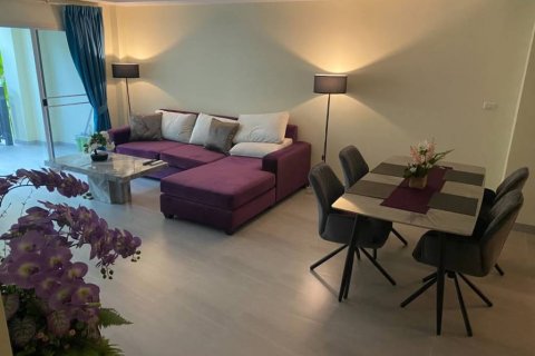 Condo in Phuket, Thailand, 2 bedrooms  № 124513