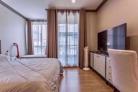 Studio in the Condo in Bangkok, Thailand in The Reserve - Kasemsan 3  № 78003