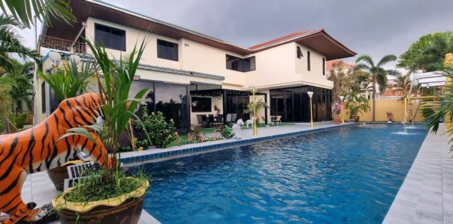 Chalet de 5 dormitorios en Pattaya, Tailandia № 124679