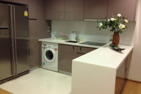 Condo in Bangkok, Thailand, 3 bedrooms № 144179 - photo 2