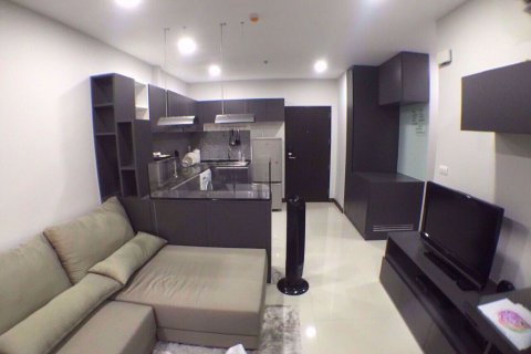 Condominio de 1 dormitorio en Watthana, Bangkok, Tailandia № 76795 - foto 3