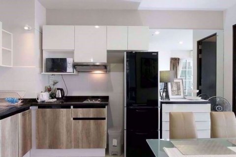 Condominio de 2 dormitorios en Khlong Toei, Bangkok, Tailandia № 76793 - foto 4