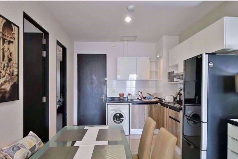 Condominio de 2 dormitorios en Khlong Toei, Bangkok, Tailandia № 76793 - foto 3