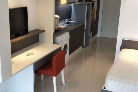 Estudio en el condominio en Watthana, Bangkok, Tailandia № 76792 - foto 3