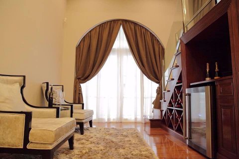 House in Khlong Toei, Bangkok, Thailand 4 bedrooms № 76790