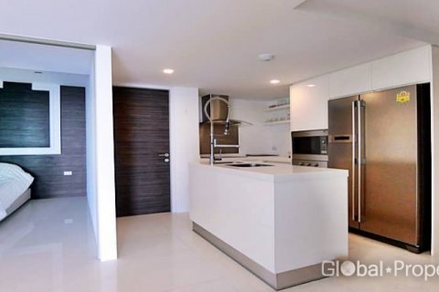 Condominio de 3 dormitorios en Pattaya, Tailandia № 100704 - foto 4