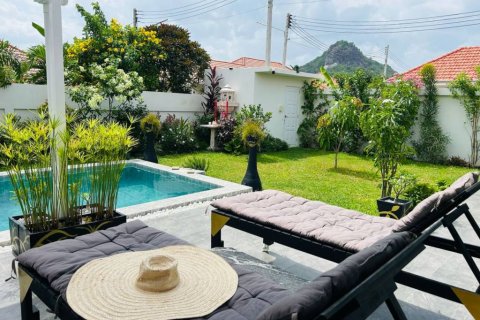 Chalet de 2 dormitorios en Pran Buri, Tailandia № 144605 - foto 2