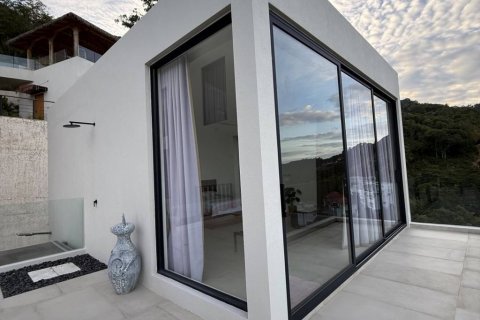 Chalet de 6 dormitorios en Surat Thani, Tailandia № 144603 - foto 2