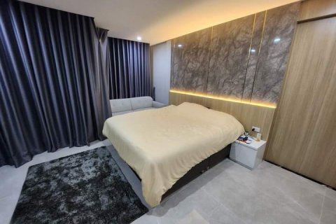 Chalet de 6 dormitorios en Pattaya, Tailandia № 82114 - foto 25