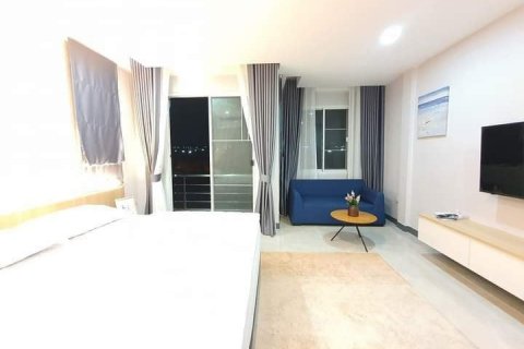 Chalet de 6 dormitorios en Pattaya, Tailandia № 82114 - foto 24